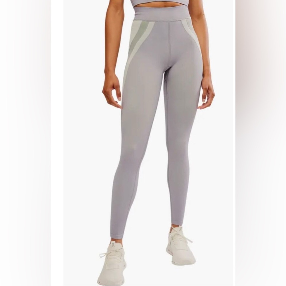 Free people Movement Kick Leggings trailblazer combo lavender/Gray Size M/L